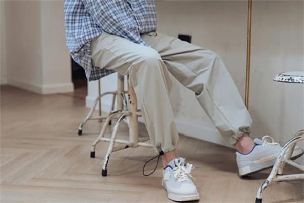 小個子男生秋天穿什么顯高 小個子男生秋天穿搭技巧 小個子男生秋天穿什么顯高 小個子男生秋天穿搭技巧