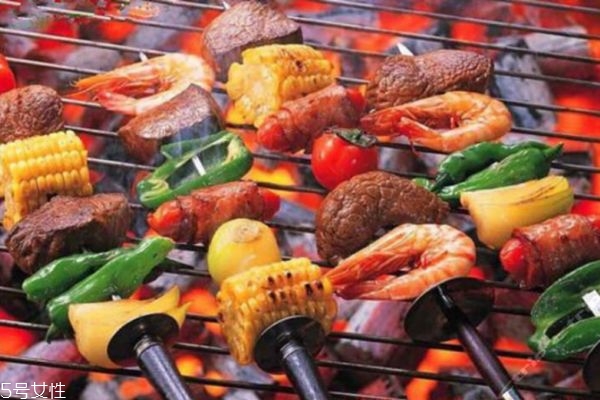 孕婦懷孕能不能吃燒烤 孕期還是可以偶爾吃燒烤的 孕婦懷孕能不能吃燒烤 孕期還是可以偶爾吃燒烤的