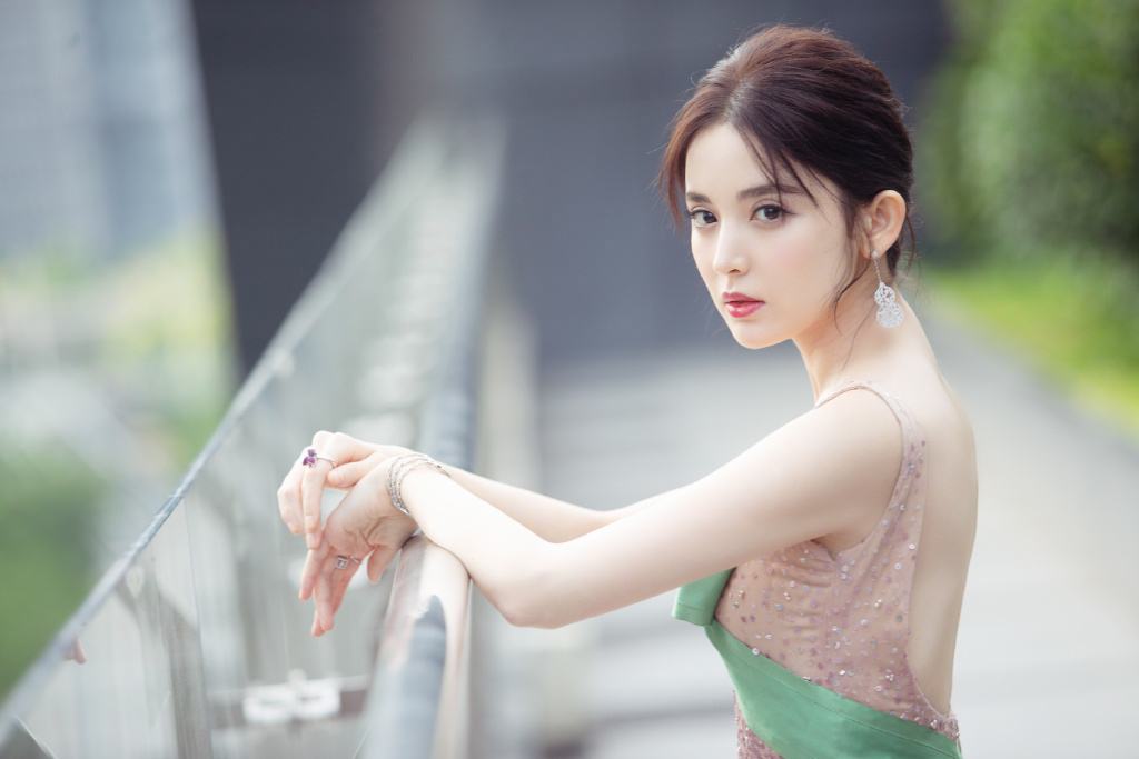 女人如何讓自己變得迷人 內(nèi)外兼?zhèn)? alt=