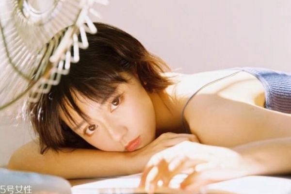 拍照怎么化妝好看 拍照化妝技巧步驟 拍照怎么化妝好看 拍照化妝技巧步驟