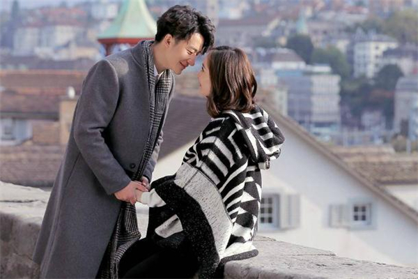 女朋友哭了怎么哄 戀愛(ài)中的女生為什么容易哭