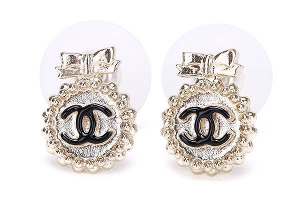 香奈兒耳環(huán)是什么材質 香奈兒好看的耳環(huán)款式