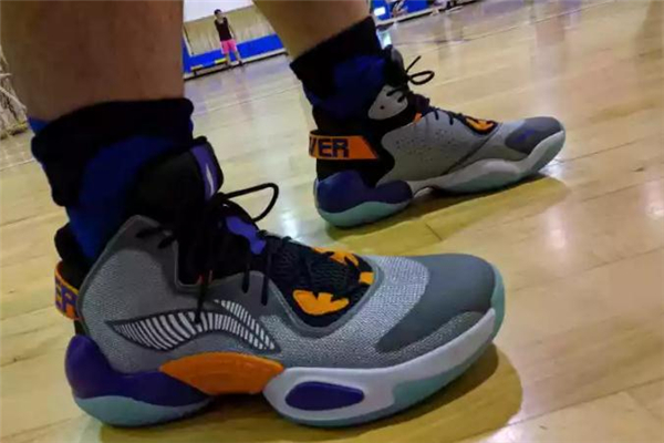 李寧空襲6實(shí)戰(zhàn)測(cè)評(píng) 空襲6腳感怎么樣 李寧空襲6實(shí)戰(zhàn)測(cè)評(píng) 空襲6腳感怎么樣