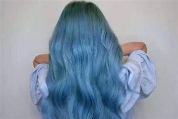 天使藍(lán)頭發(fā)怎么染 天使藍(lán)掉色后變什么色 天使藍(lán)頭發(fā)怎么染 天使藍(lán)掉色后變什么色