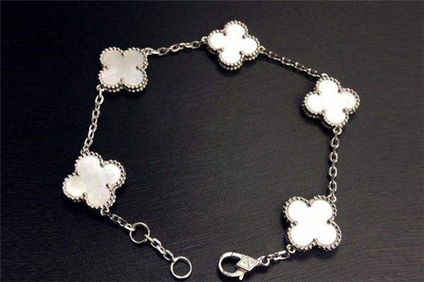 梵克雅寶五花手鏈多少錢 梵克雅寶五花手鏈專柜價(jià)格 梵克雅寶五花手鏈多少錢 梵克雅寶五花手鏈專柜價(jià)格