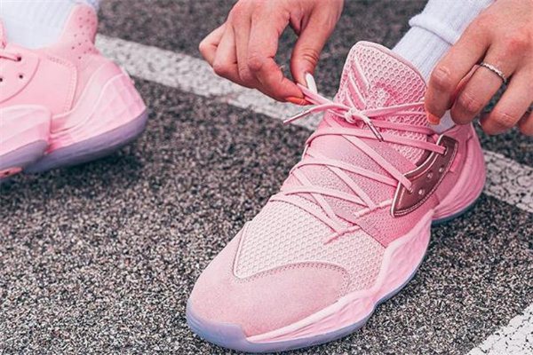 哈登4和kd12哪個(gè)好 哈登4和kd12對(duì)比測(cè)評(píng) 哈登4和kd12哪個(gè)好 哈登4和kd12對(duì)比測(cè)評(píng)