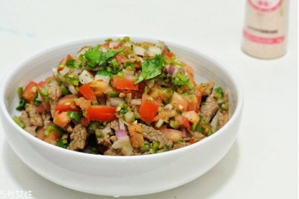 牛肉沙拉怎么做好吃 牛肉沙拉的做法 牛肉沙拉怎么做好吃 牛肉沙拉的做法