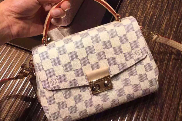 秋季好看實(shí)用的單肩包 適合初冬的包包有哪些 秋季好看實(shí)用的單肩包 適合初冬的包包有哪些