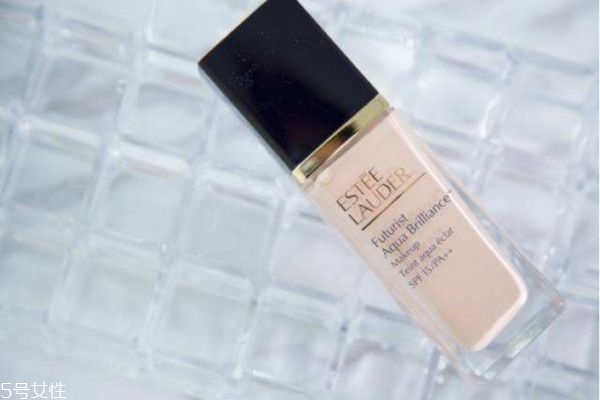 粉底液該怎么涂 如何用刷子打粉底液 粉底液該怎么涂 如何用刷子打粉底液