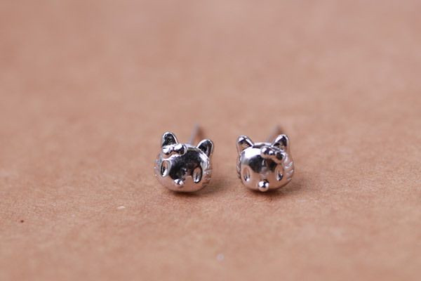 怎么佩戴耳釘更優(yōu)雅 冬季耳釘怎么戴最舒適 怎么佩戴耳釘更優(yōu)雅 冬季耳釘怎么戴最舒適