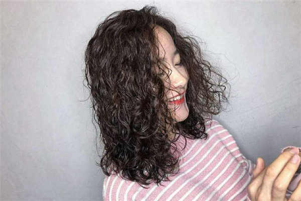 羊毛卷可以燙一次性的嗎 羊毛卷能維持多久 羊毛卷可以燙一次性的嗎 羊毛卷能維持多久