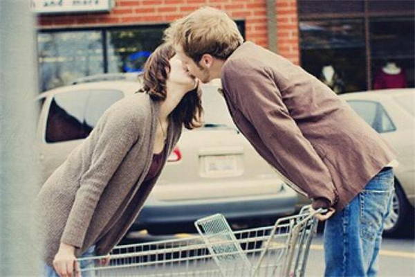 高冷的男生怎么追 高冷的男生喜歡什么樣的女生 高冷的男生怎么追 高冷的男生喜歡什么樣的女生