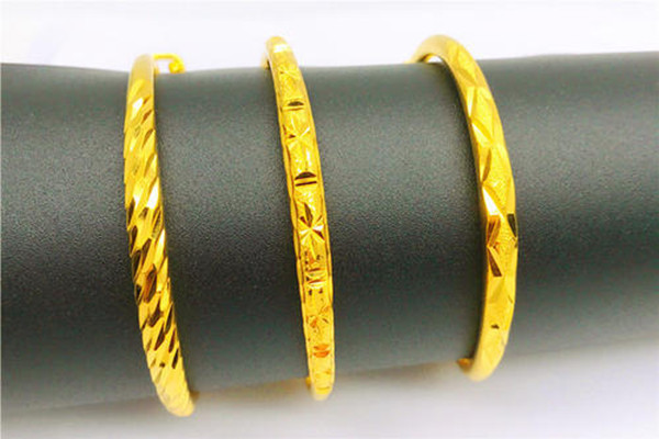 鍍金手鐲價(jià)格受什么影響 鍍金手鐲多少錢為宜