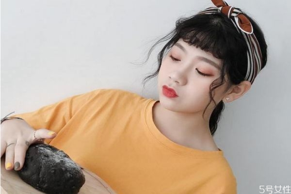 怎樣和女孩子聊天 和女生聊天不得不學(xué)的三個搭訕技巧 怎樣和女孩子聊天 和女生聊天不得不學(xué)的三個搭訕技巧