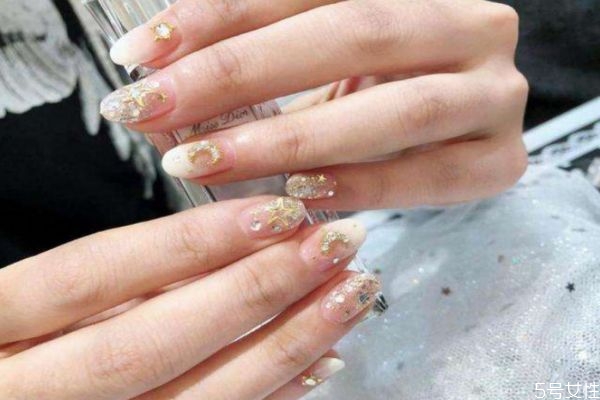 水晶甲傷手嗎 水晶甲多少錢(qián)