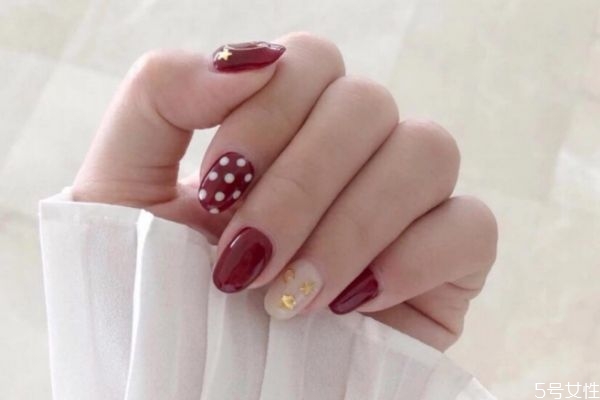 美甲的種類(lèi)有哪些 做美甲有哪些危害