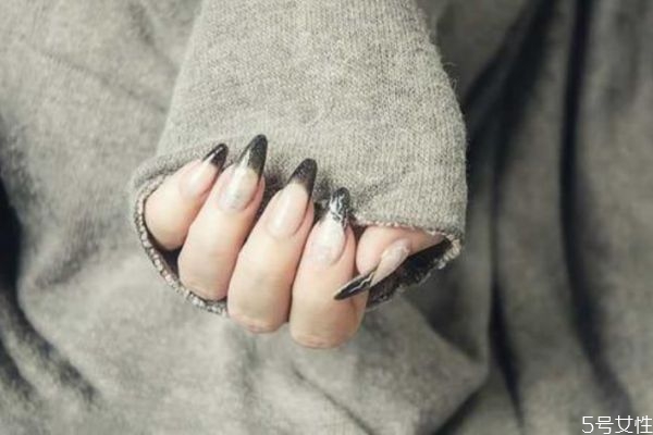 怎樣自制水晶甲 水晶甲的制作步驟 怎樣自制水晶甲 水晶甲的制作步驟