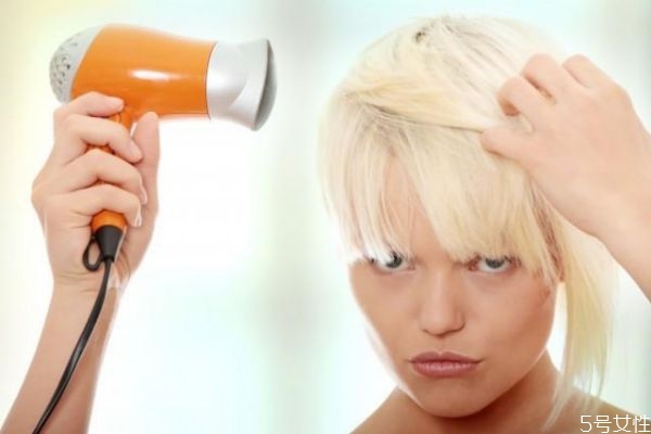 如何讓頭發(fā)變蓬松 怎樣洗頭發(fā)能有蓬松感 如何讓頭發(fā)變蓬松 怎樣洗頭發(fā)能有蓬松感