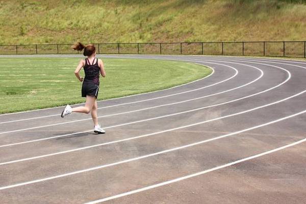 跑步每天跑多少公里合適 跑步每天多久可以減肥