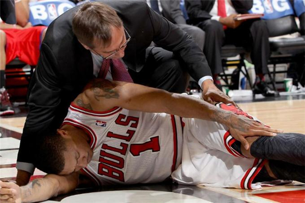 膝蓋肌肉拉傷怎么快速恢復(fù) 膝蓋肌肉拉傷多久恢復(fù) 膝蓋肌肉拉傷怎么快速恢復(fù) 膝蓋肌肉拉傷多久恢復(fù)