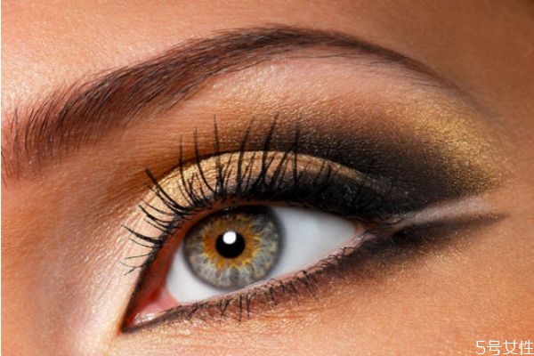 開(kāi)內(nèi)眼角開(kāi)大了怎么辦 開(kāi)內(nèi)眼角熱敷法