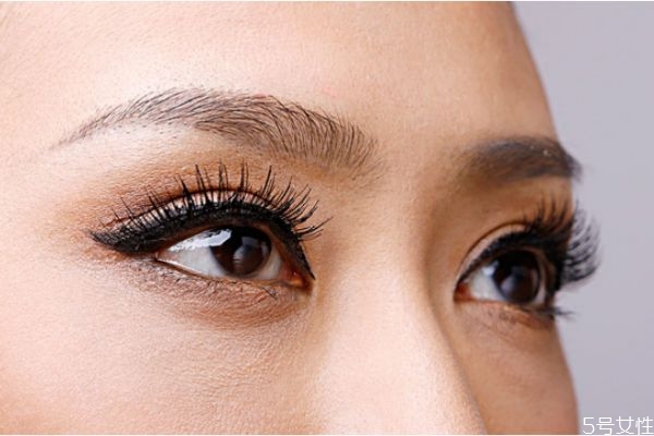 開(kāi)內(nèi)眼角開(kāi)大了怎么辦 開(kāi)內(nèi)眼角熱敷法