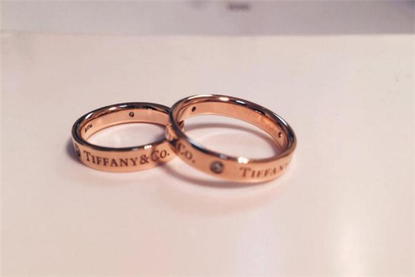 對(duì)戒丟了一只怎么辦 對(duì)戒掉了一個(gè)代表什么 對(duì)戒丟了一只怎么辦 對(duì)戒掉了一個(gè)代表什么