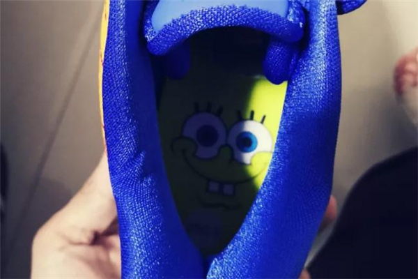 耐克歐文5菠蘿屋開箱測評(píng) 歐文5菠蘿屋會(huì)漲價(jià)嗎 耐克歐文5菠蘿屋開箱測評(píng) 歐文5菠蘿屋會(huì)漲價(jià)嗎