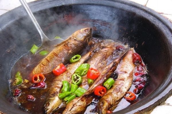 草魚的生長環(huán)境怎么樣呢 草魚的刺多嗎 草魚的生長環(huán)境怎么樣呢 草魚的刺多嗎