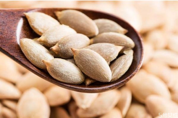 南瓜子生長環(huán)境是什么樣的呢 南瓜子是怎么樣做的呢 南瓜子生長環(huán)境是什么樣的呢 南瓜子是怎么樣做的呢