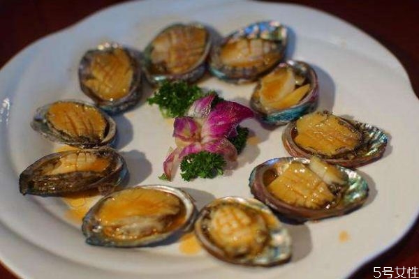 鮑魚(yú)的生長(zhǎng)環(huán)境是怎么樣的呢 鮑魚(yú)好吃嗎