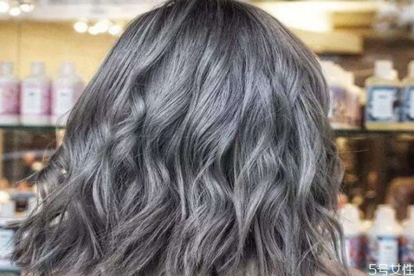 女生染什么顏色的頭發(fā)好看 今年好看的發(fā)色都在這 女生染什么顏色的頭發(fā)好看 今年好看的發(fā)色都在這
