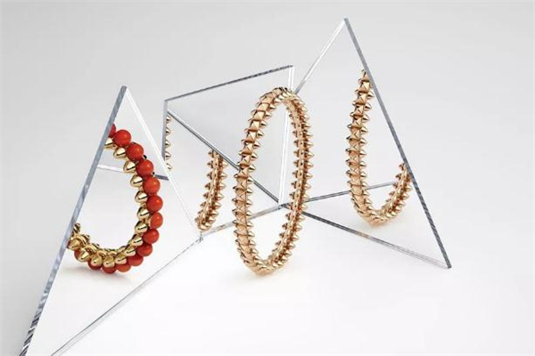 卡地亞鉚釘手鐲價格 卡地亞鉚釘手鐲怎樣戴 卡地亞鉚釘手鐲價格 卡地亞鉚釘手鐲怎樣戴