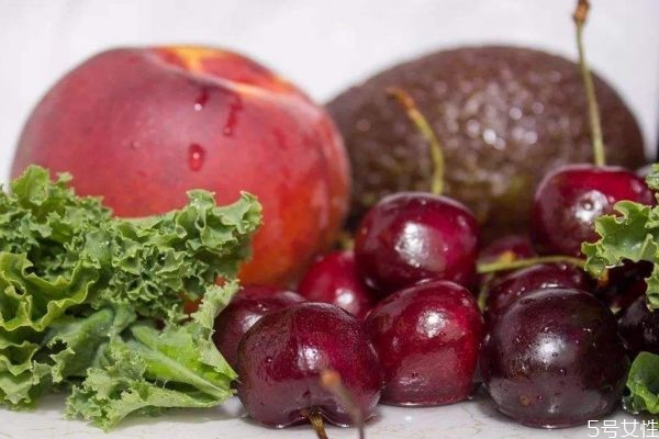 骨質(zhì)疏松應(yīng)該怎么治療呢 骨質(zhì)疏松應(yīng)該多吃點(diǎn)什么呢 骨質(zhì)疏松應(yīng)該怎么治療呢 骨質(zhì)疏松應(yīng)該多吃點(diǎn)什么呢