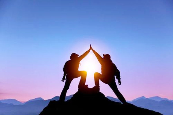 爬山有哪些好處 爬山后腿酸怎么緩解 爬山有哪些好處 爬山后腿酸怎么緩解