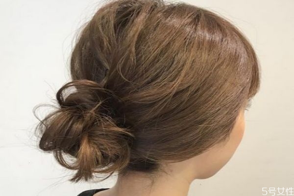 頭發(fā)少怎么盤發(fā) 頭發(fā)特別少怎么扎好看 頭發(fā)少怎么盤發(fā) 頭發(fā)特別少怎么扎好看