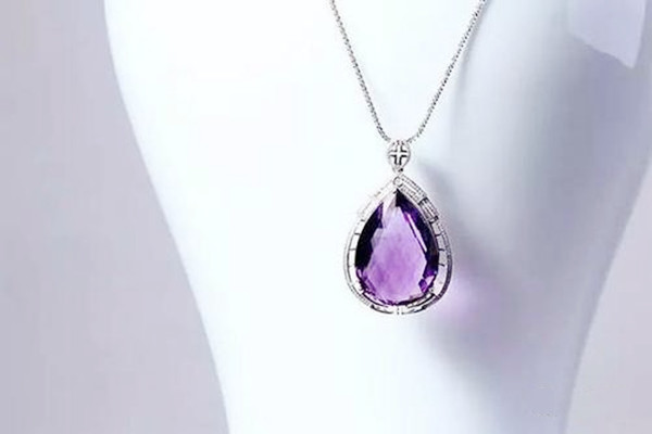 紫水晶為什么是紫色 怎樣的紫水晶比較好 紫水晶為什么是紫色 怎樣的紫水晶比較好