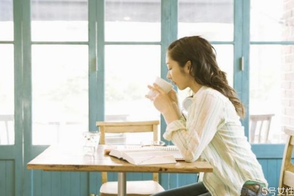 女人分手后應(yīng)該怎么做 分手后怎么做才最理智 女人分手后應(yīng)該怎么做 分手后怎么做才最理智