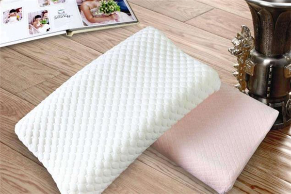 乳膠枕頭適合老年人嗎 乳膠枕頭什么人不能用 乳膠枕頭適合老年人嗎 乳膠枕頭什么人不能用