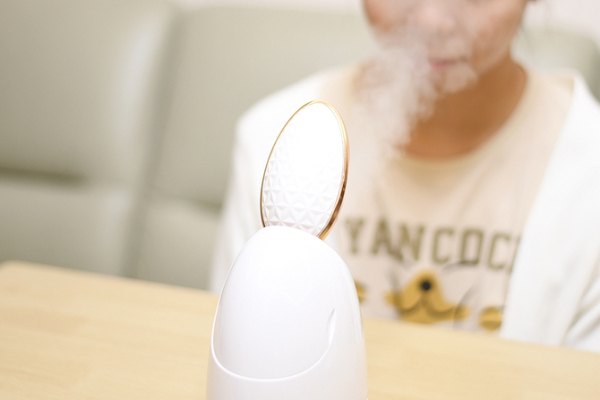 敏感肌能使用蒸臉器嗎 用蒸臉器蒸臉要隔多遠