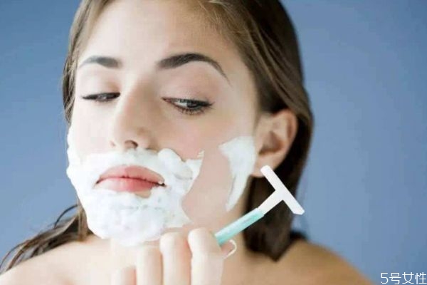 為什么女生也長胡子呢 女生鼻子下面的是胡子嗎 為什么女生也長胡子呢 女生鼻子下面的是胡子嗎