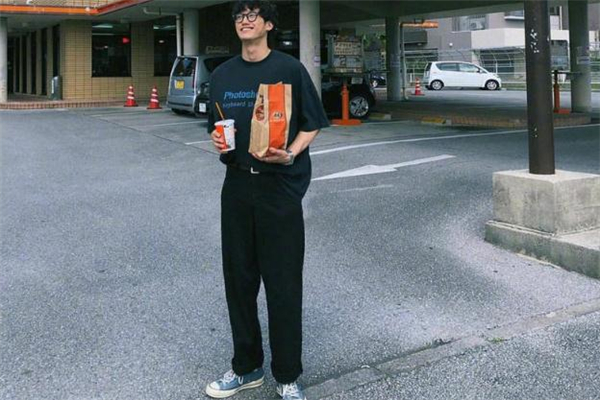 大學男生穿什么衣服好看 大學男生怎么穿搭