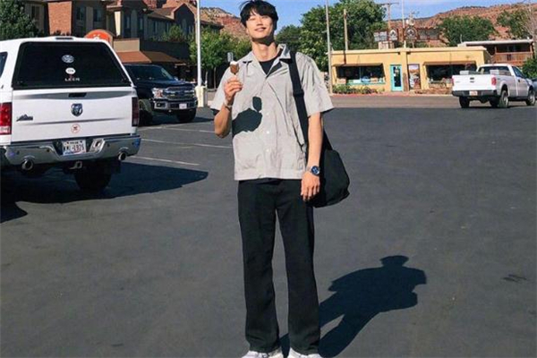 大學男生穿什么衣服好看 大學男生怎么穿搭