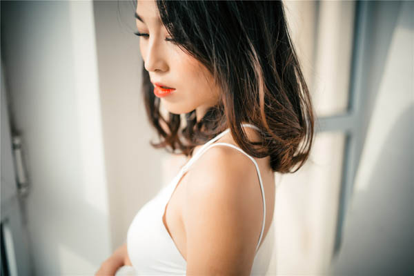 掉頭發(fā)很厲害怎么辦 掉頭發(fā)和脫發(fā)有什么區(qū)別 掉頭發(fā)很厲害怎么辦 掉頭發(fā)和脫發(fā)有什么區(qū)別