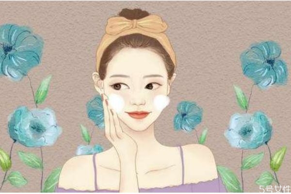 秋冬季節(jié)應(yīng)該怎么給皮膚補水呢 秋冬季節(jié)怎么護膚呢