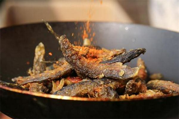 泥鰍可以生吃嗎 生吃泥鰍有什么后果 泥鰍可以生吃嗎 生吃泥鰍有什么后果