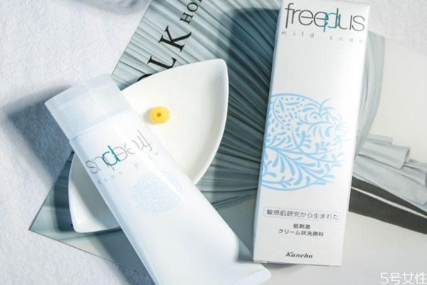 洗面奶有必要買貴的嗎 洗面奶便宜和貴的區(qū)別 洗面奶有必要買貴的嗎 洗面奶便宜和貴的區(qū)別