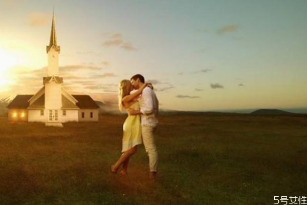 戀愛期如何判斷這個(gè)男人值得愛 什么男人值得愛