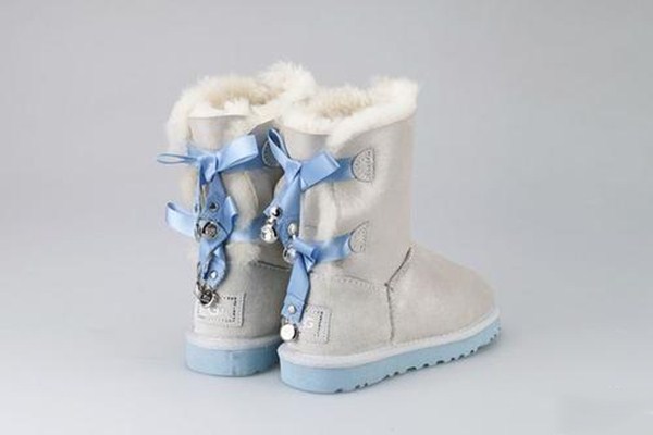 雪地靴不跟腳是大了嗎 鞋子太重會(huì)導(dǎo)致不跟腳嗎