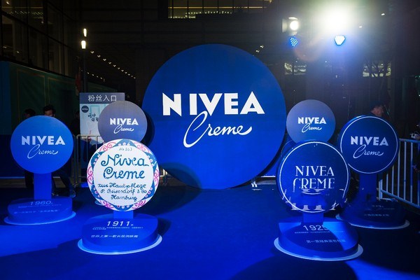 常見含乙二醇的護膚品有哪些 含乙二醇的護膚品有什么危害嗎 常見含乙二醇的護膚品有哪些 含乙二醇的護膚品有什么危害嗎